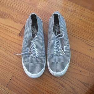 black and white vans